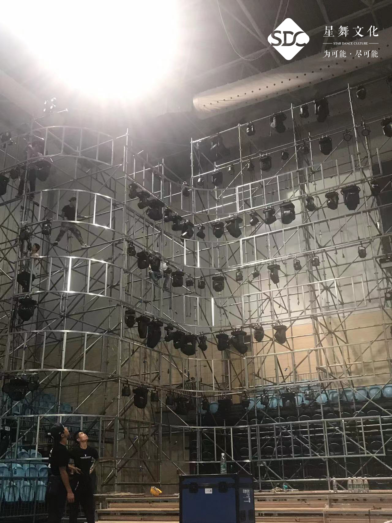灯光4.jpg